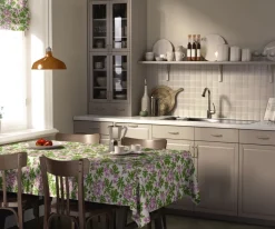 Bordsduk<Arvidssons textil Westerlunds Blomma lila-grön bordsduk